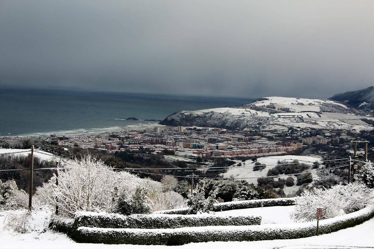 Gazteategi Panzió Zarautz Kültér fotó